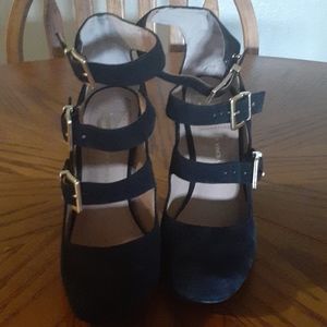 Vince Camuto 3 strap Mary Jane black size 7